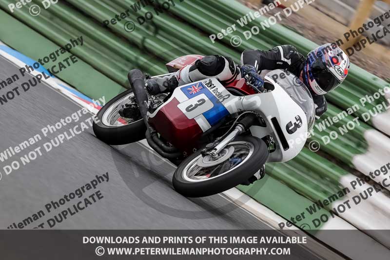 Vintage motorcycle club;eventdigitalimages;mallory park;mallory park trackday photographs;no limits trackdays;peter wileman photography;trackday digital images;trackday photos;vmcc festival 1000 bikes photographs